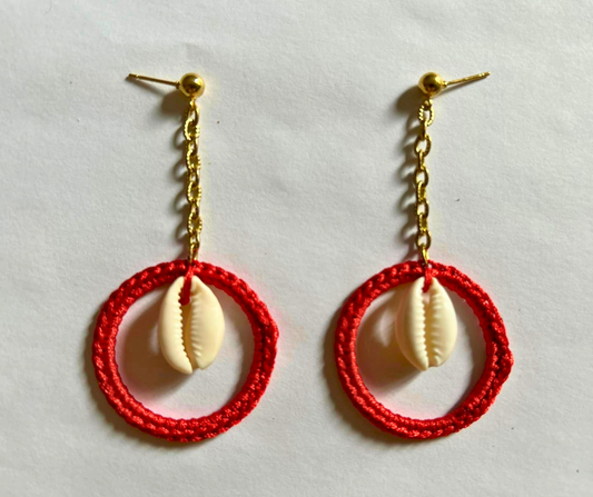 Boucles d'oreilles « Le Cercle Rouge Doré » : Un Voyage Exotique au Crochet