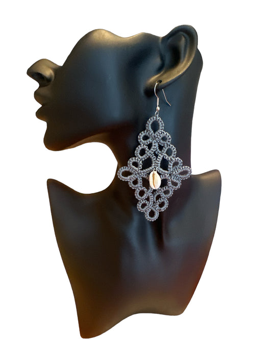 Boucles d'oreilles Pendantes "Dentelle & Cauris" – Fait main