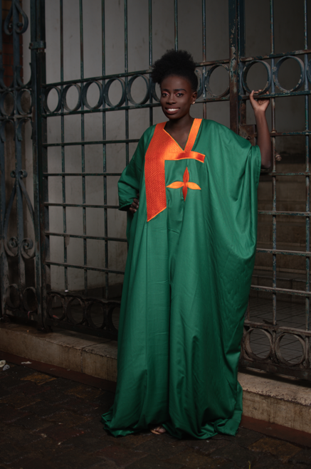 Grand boubou Gnilane : L'expression suprême de l'élégance et de la créativité.