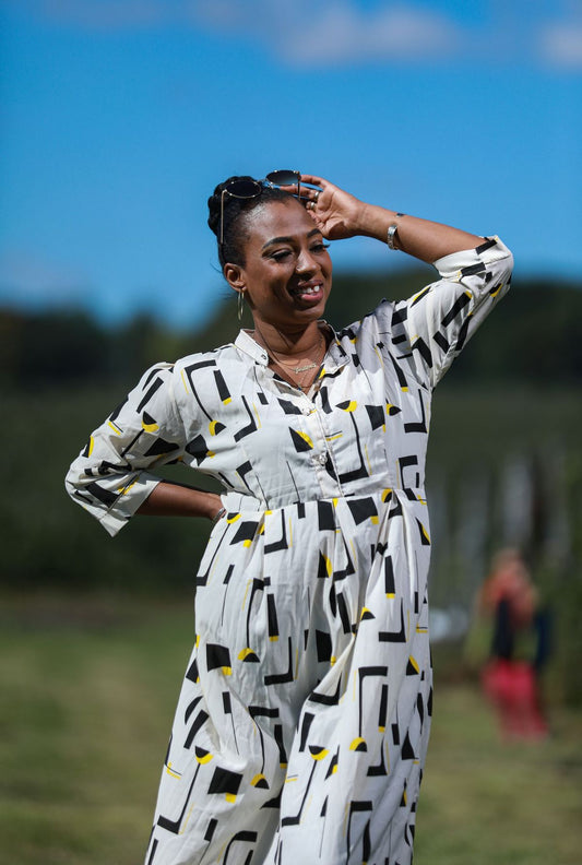 Robe Éclat de Nimsy : Un hymne à la joie et à la nature dans une explosion de couleurs vibrantes