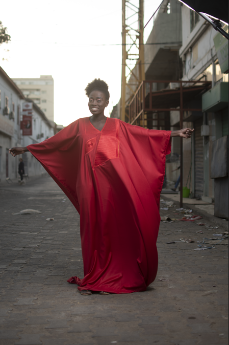 Signaar : L'Élégance des Couleurs et la Touche de Broderie